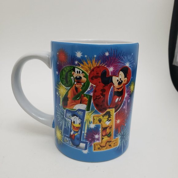 Disney 2011 mug with Mickey Mouse and friends - Picture 4 of 5